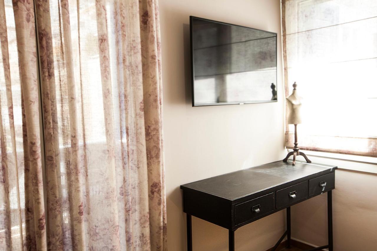 Bentzi Boutique Apartment 4 アテネ エクステリア 写真