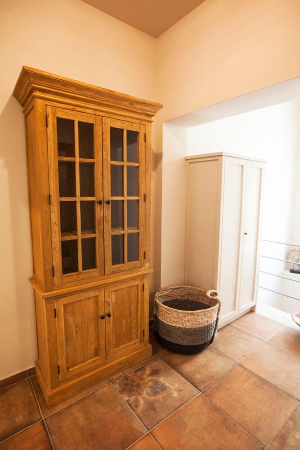 Bentzi Boutique Apartment 4 アテネ エクステリア 写真
