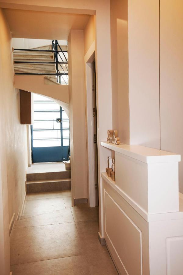 Bentzi Boutique Apartment 4 アテネ エクステリア 写真